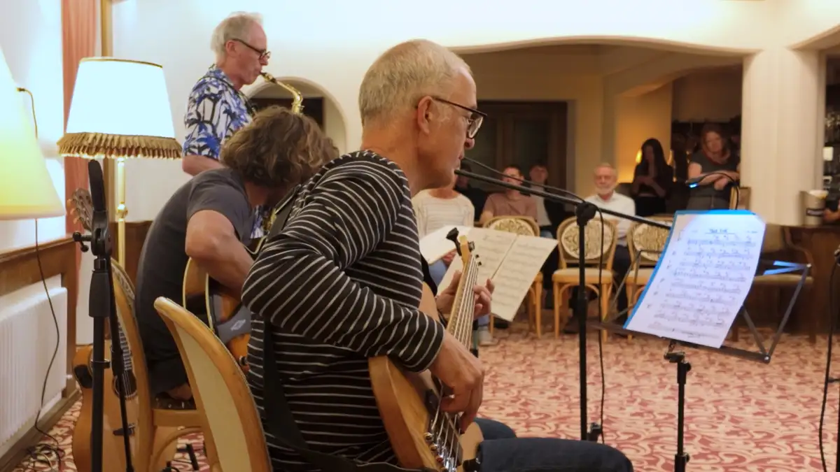 Jon Andrea Piguet- Bassgitarre