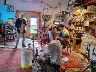 CheBo bei Bea und René in Ardez   2. August 2025 ((link: https://www.c117.ch/ text: Chasa Crusch 117))